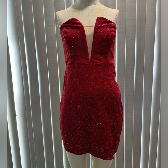 🌸AMTIUOS red glitter strap dress ✨ - Picture 4 of 7